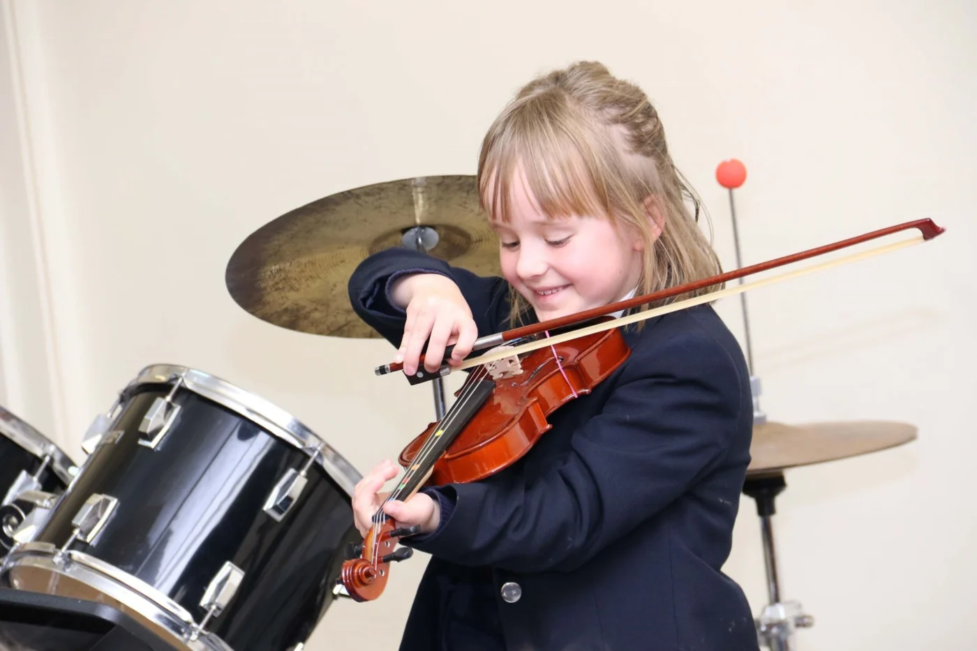 Barnard Castle School Prep pupil playing violin.