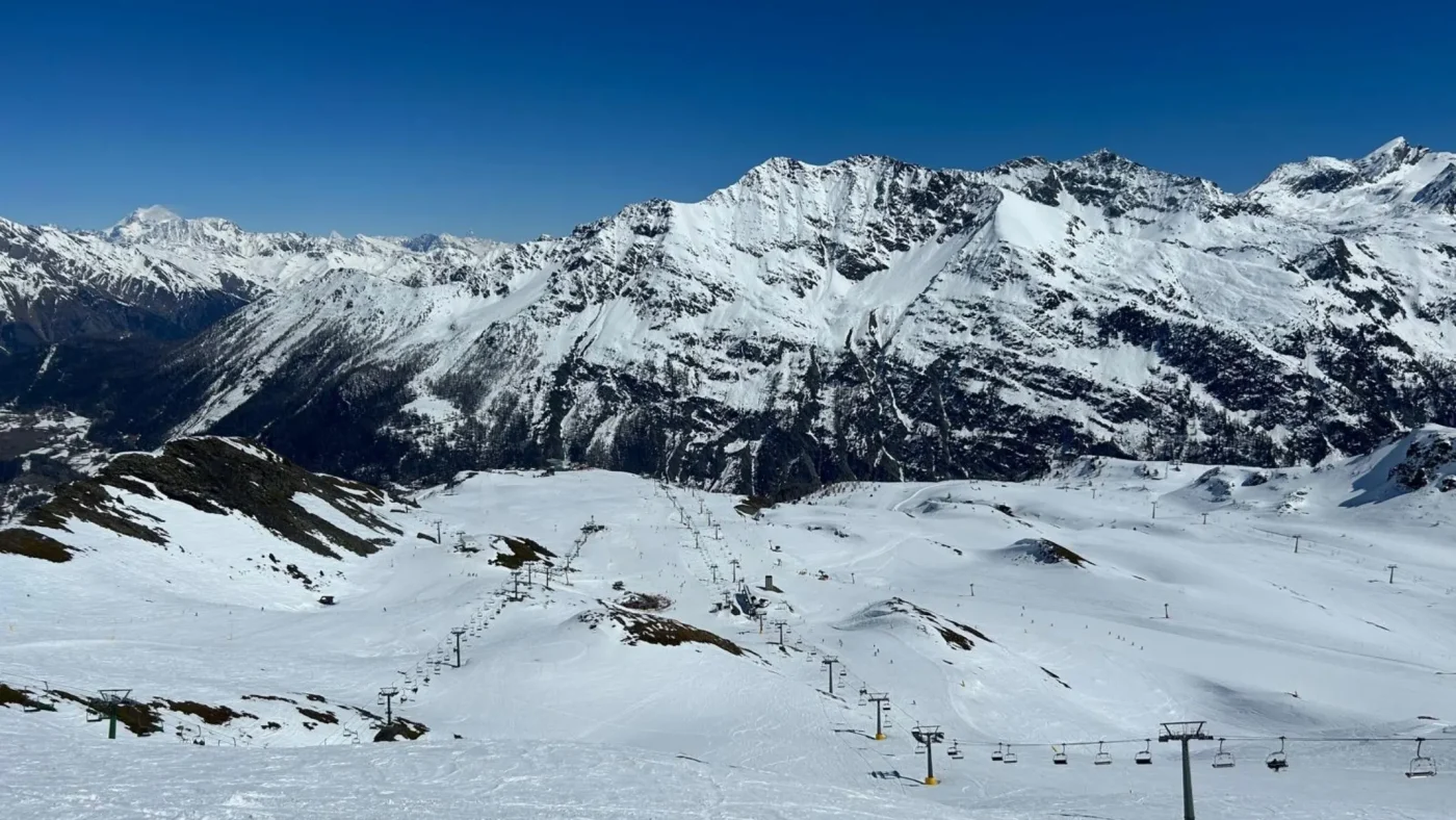 The snow-covered mountains in La Thuile.